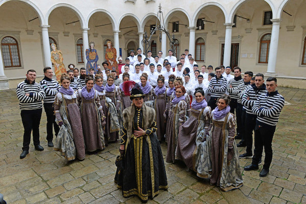 Il tradizionale corteo delle dodici Marie ha aperto oggi pomeriggio, sabato 3 febbraio, il Carnevale di Venezia.