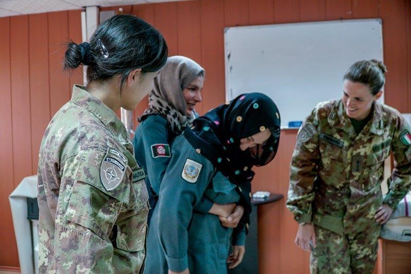 Afghanistan: polizia femminile afghana conclude il Corso di Primo Soccorso