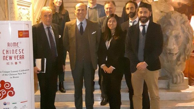 Come migliorare le performance di vendita e di servizio alla clientela cinese attraverso la digitalizzazione, il tax free e la formazione interculturale