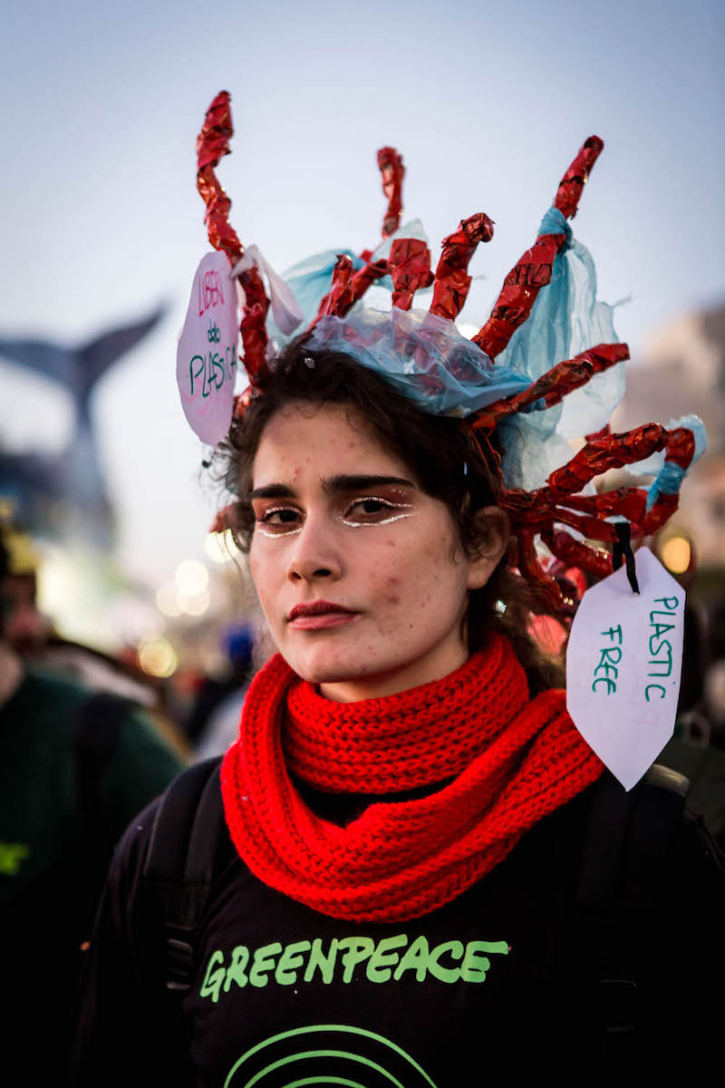 Carnevale Viareggio: Greenpeace sfila davanti alla balena soffocata dalla plastica