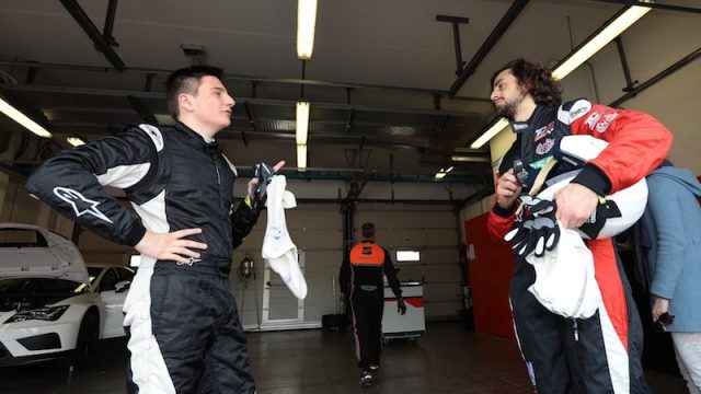 Il campione europeo e italiano Giovanni Altoè nel TCR DSG Endurance sulla CUPRA con il nipote Alessandro