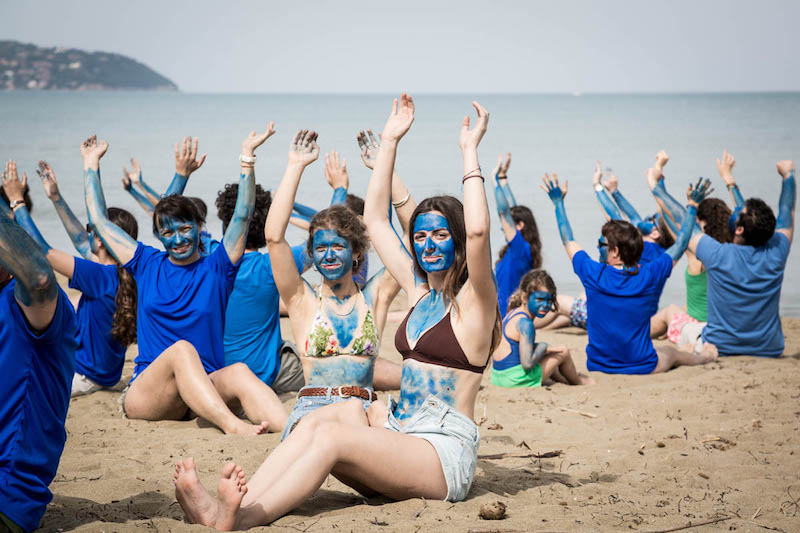 Greenpeace: un’onda blu si solleva in tutto il mondo per la tutela degli oceani