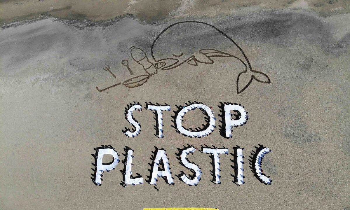 Dopo campagna di Greenpeace, Coca-Cola e PepsiCo abbandonano l’Associazione Industriale statunitense della plastica