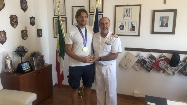 Il civitavecchiese Marco Del Lungo campione del mondo incontra la sua Capitaneria.