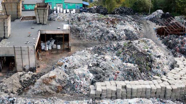 Plastica: Greenpeace denuncia rifiuti italiani abbandonati in Polonia