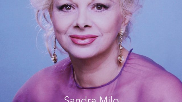 Libri: Sandra Milo presenta la raccolta delle sue poesie il 5 Ottobre a Vico Equense, il 6 a Nocera e il 7 a Napoli