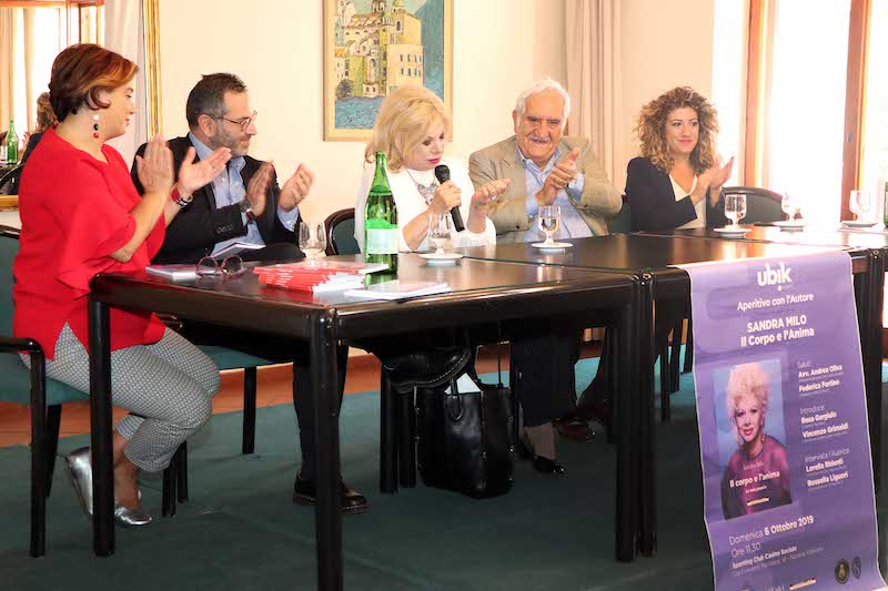Successo di pubblico per le poesie di Sandra Milo presentate in Campania