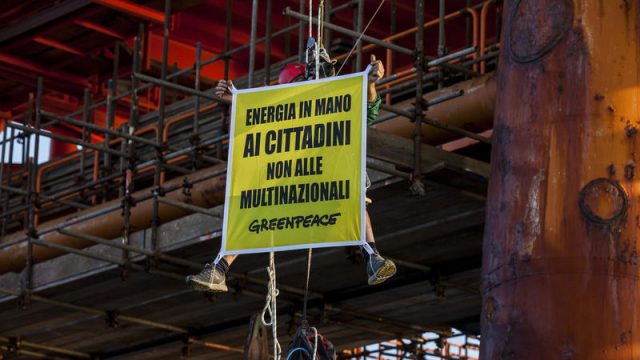 Clima, Greenpeace: dal 2010 le lobby di petrolio e gas hanno speso più di 250 milioni di euro per fare pressione su UE 