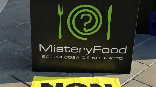 Greenpeace in piazza in 18 città invita a giocare con Mistery Food: “Non mangiamoci il Pianeta”