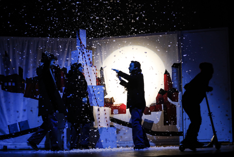 Teatro Spazio Rossellini: “Natale su Amazzon”, Fulminacci, Lumen, Clementino e tutti gli spettacoli