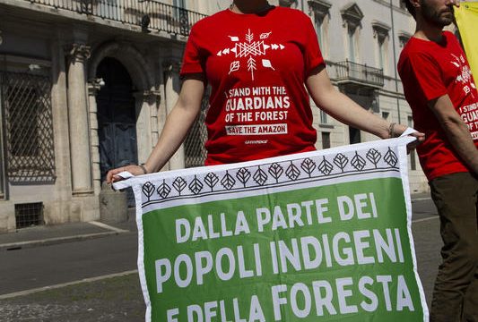 Nuova indagine di Greenpeace svela come arriva in Europa soia che minaccia foreste e diritti umani in Brasile