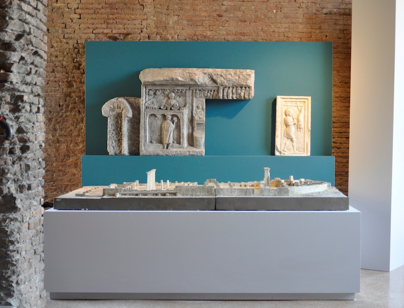 Ai Mercati di Traiano la mostra Civis Civitas Civilitas  si arricchisce di 24 plastici, 5 rilievi e un ritratto
