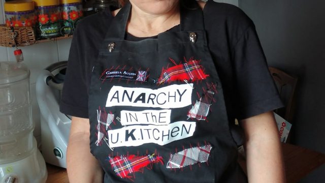Anarchy in The U Kitchen :“Frittata di cipolle di Neruda in salsa di basso e aroma di tromba”. Su TVPonline