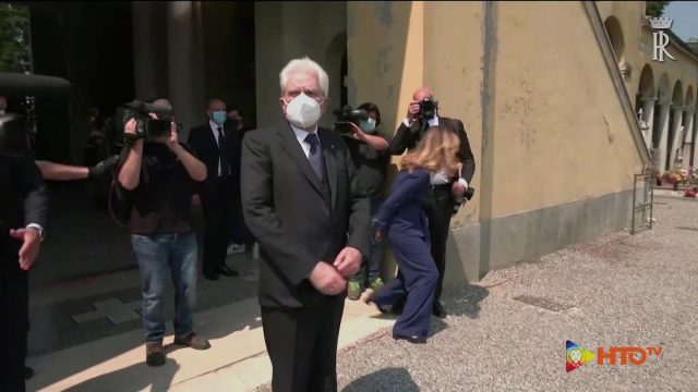 2 Giugno – Il Presidente Sergio Mattarella al cimitero di Codogno depone una corona di fiori per commemorare i cittadini deceduti a causa del Covid-19