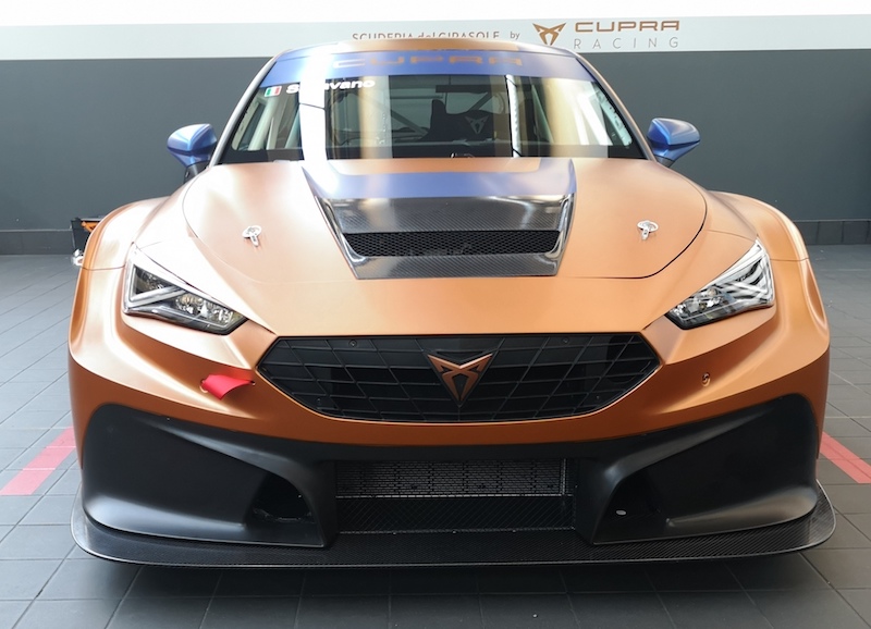 Due nuove CUPRA Leon Competición in anteprima mondiale con la Scuderia del Girasole