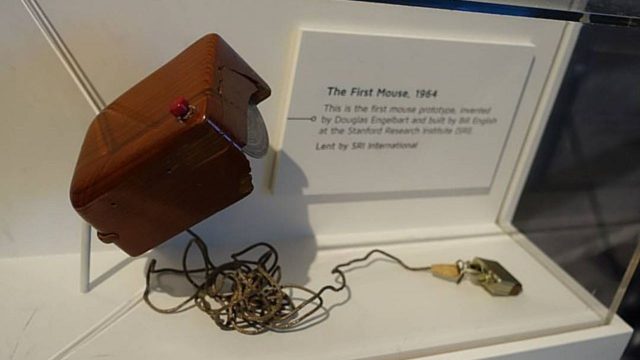 Deceduto a 91 anni a San Rafael (CA), William English, l’ingegnere informatico che nel 1963 costruì il primo mouse