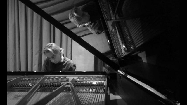 Esce “REFRACTIONS”: solo piano per Paolo Vivaldi