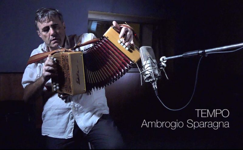 Ambrogio Sparagna – Esce oggi il nuovo singolo “Tempo” accompagnato da un bellissimo videoclip