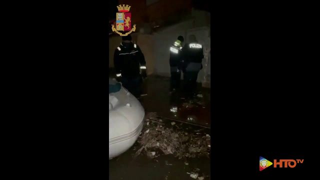 Polizia – Ostia (RM), Poliziotti hanno salvato 10 persone dopo il nubifragio