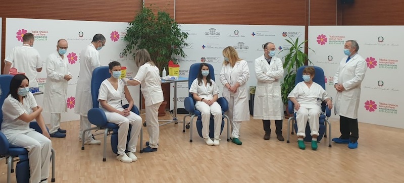 VAX DAY:  I primi vaccinati contro il Covid-19 all’Ospedale Lazzaro Spallanzani di Roma
