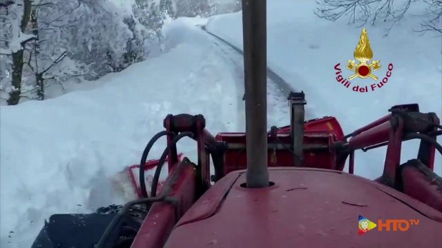 Vigili del Fuoco – Villa Collemandina Loc. Sassorosso (LU), Sgombero neve dalle strade e ripristino viabilità