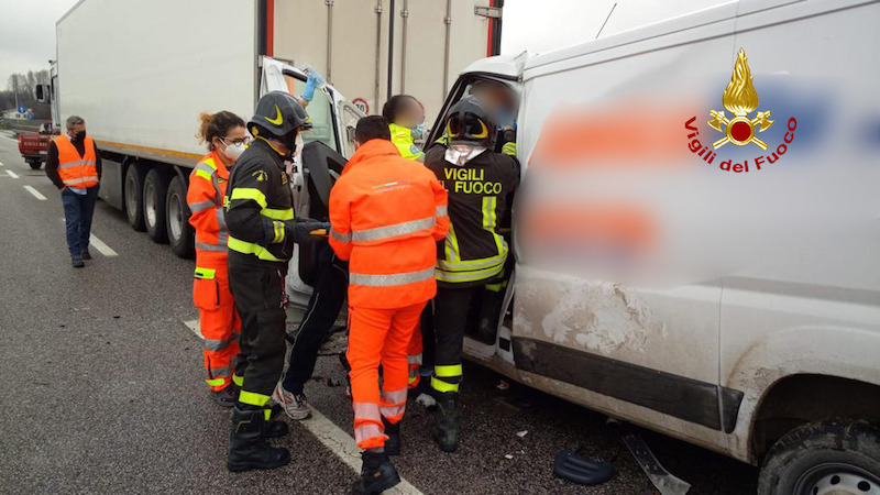 Vigili del Fuoco – Padova Loc. SR 308, Incidente stradale con feriti sulla Tangenziale