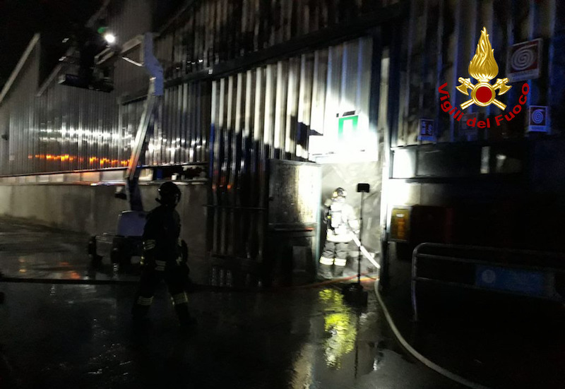 Vigili del Fuoco – Campodarsego (PD, Incendio distrugge il reparto verniciatura delle Officine Carraro