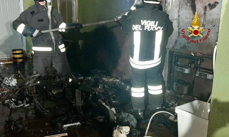 Vigili del Fuoco – Saonara (PD), A fuoco uno scooter e due contatori del gas a causa di un bracere ecceso nelle vicinanze