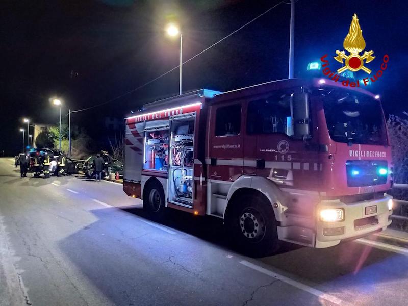 Vigili del Fuoco – Cappella Maggiore (TV), Incidente stradale frontale fra due auto lungo la SP80 Via Livel, due persone ferite