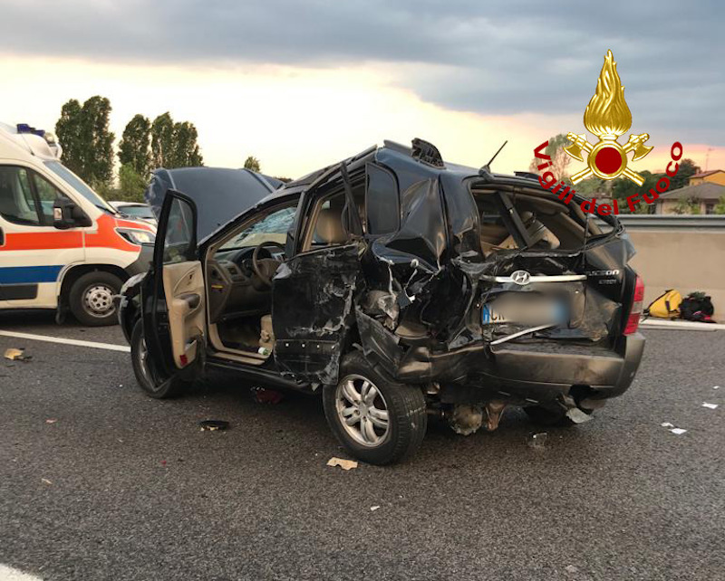 Vigili del Fuoco – Incidente tra due auto e due furgoni in Autostrada A13 tra i caselli di Boara Pisani e Monselice: tre feriti