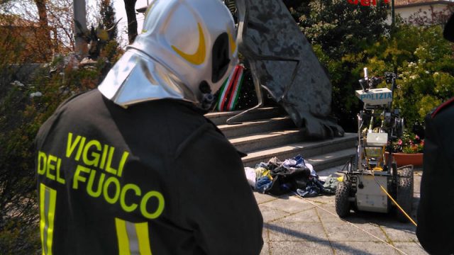 Vigili del Fuoco – Tessera (VE), Allarme bomba stamani per uno zainetto abbandonato nei pressi del Monumento ai Caduti di tutte le Guerre