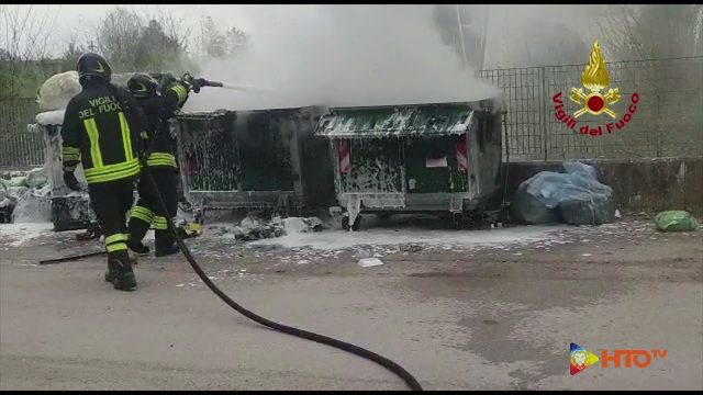 Vigili del Fuoco – Montecchio Maggiore (VI), Incendio di alcuni cassonetti dei rifiuti