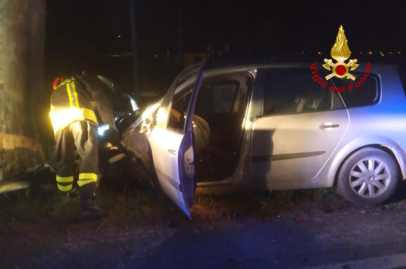 Vigili del Fuoco – Stanghella (PD), Incidente tra due auto all’altezza del ponte sul Gorzone: Feriti i due conducenti