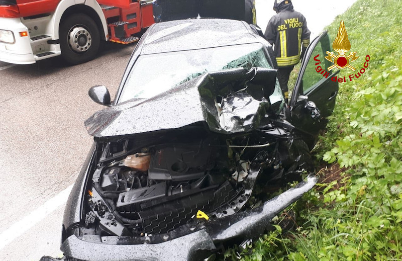Vigili del Fuoc – Quero Vas (BL), Incidente tra due auto sulla SP 1 bis, Via Madonna del Piave, Feriti i due conducenti