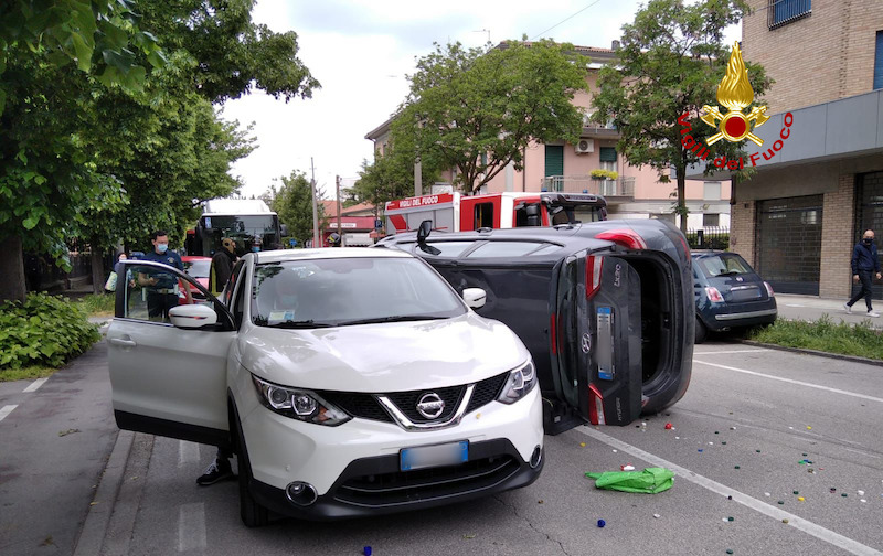 Vigili del Fuoco – Padova, Incidente stradale in Via Facciolati: Ferita una donna