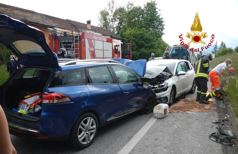 Vigili del Fuoco – Limana (BL), Frontale tra due auto sulla Sp 1 Via Villa: Feriti i due conducenti