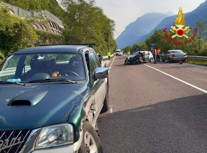 Vigili del Fuoco – Ponte nelle Alpi Loc. Pian di Vedoia (BL), Incidente tra 3 auto sulla SS51 di Alemagna: Illesi tutti i conducenti