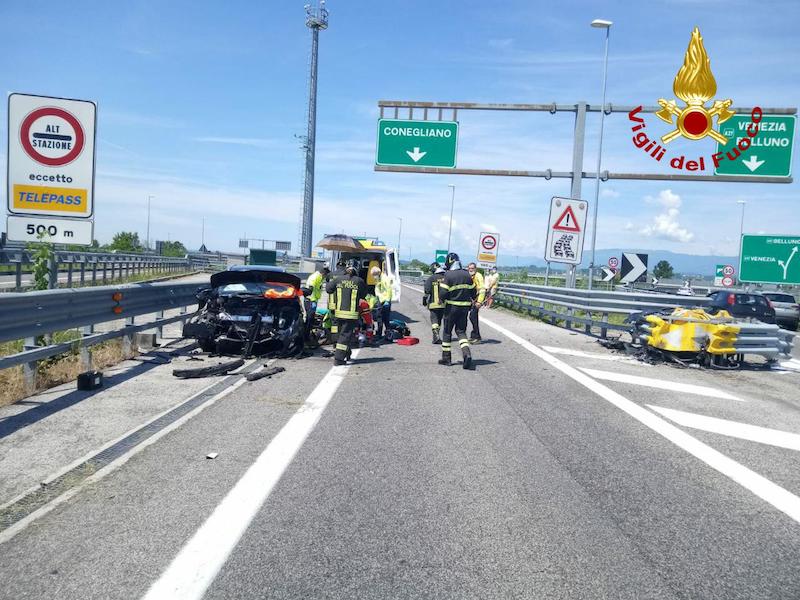 Vigili del Fuoco – Conegliano (TV), Grave incidente in Autostrada A28: Ferito il conducente del veicolo