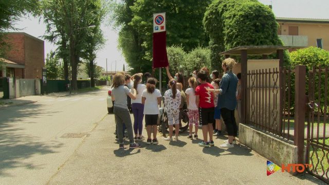 Mirano (VE) – Progetto “Vuoi il mio parcheggio? Vuoi anche il mio handicap?”: Inaugurata la nuova segnaletica verticale disegnata dai bambini delle Scuole Primarie