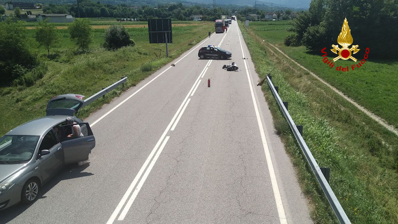 Vigili del Fuoco – Trichiana Loc. Cavassico Inferiore (BL), Incidente tra un’auto ed una moto lungo la SP 1: Ferito il centauro