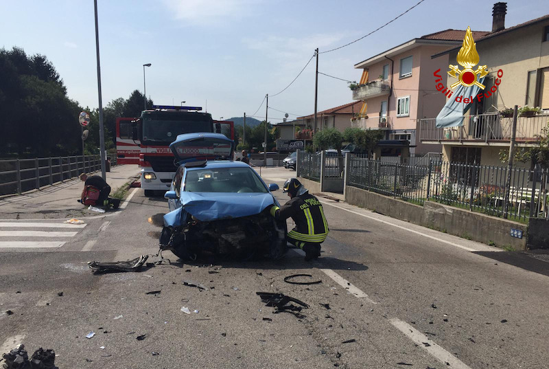 Vigili del Fuoco – Schio (VI), Incidente fra due auto in Via Caile: 3 feriti