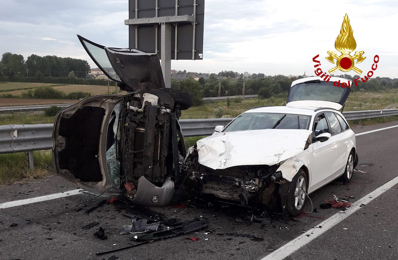 Vigili del Fuoco – Fossalta di Portogruaro (VE), Terribile incidente stradale tra tre auto lungo la SS14: 6 feriti di cui due gravi