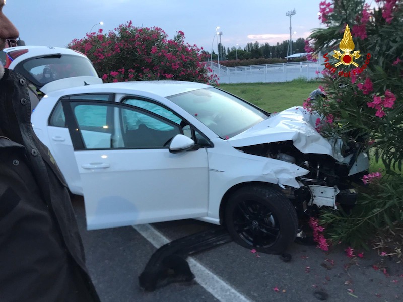 Vigili del Fuoco – Jesolo (VE), Incidente tra due auto in Via John Lennon: Sei feriti tra cui un pedone