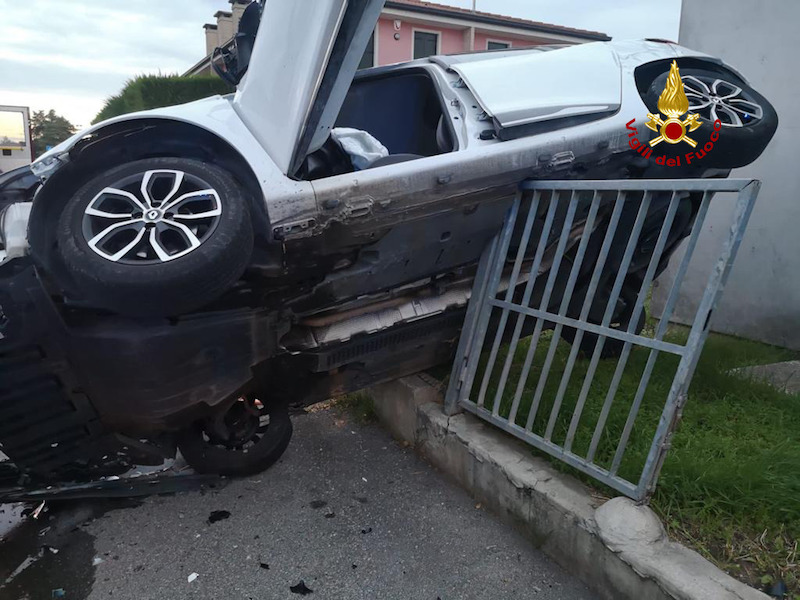 Vigili del Fuoco – Conselve (PD), Scontro tra due auto in Via Casette, ferito uno dei conducenti