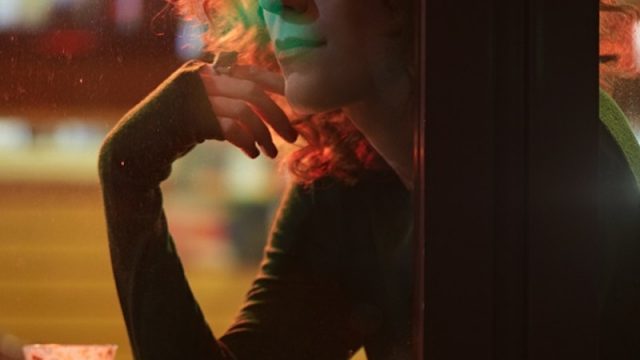 Maria Angeli – Esce “Un Velo”: Il nuovo videoclip della cantautrice nel segno del ricordo