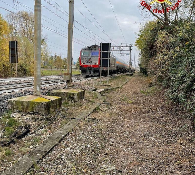 Vigili del Fuoco – Treviso Loc. San Giuseppe, Guasto ad un convoglio ferroviario che trasporta sostanze pericolose: In corso i rilievi tecnici