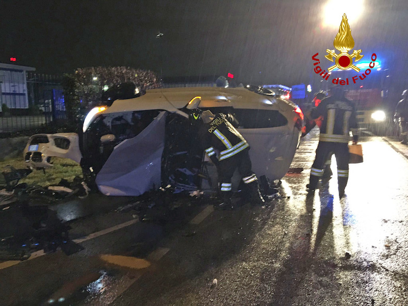 Vigili del Fuoco – Mussolente (VI), Terribile incidente stradale nella notte: Gravissimo il conducente 29enne