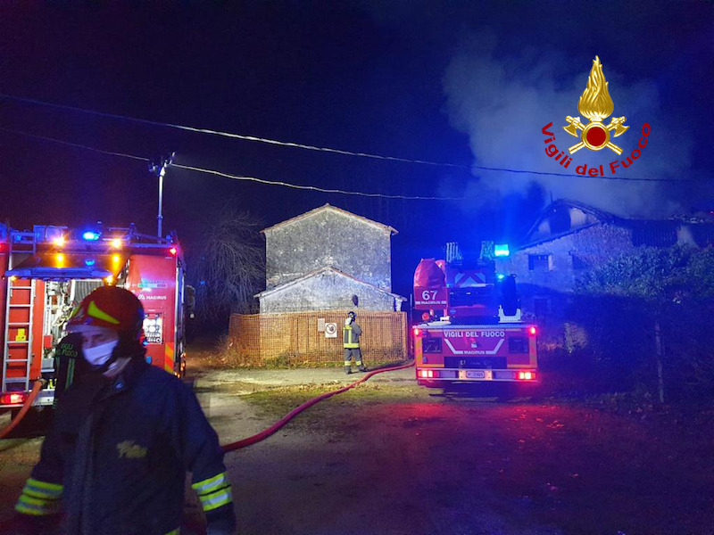 Vigili del Fuoco – Due Carrare (PD), Incendio casolare usato come ricovero attrezzi agricoli in Via Campolongo: Struttura collassata