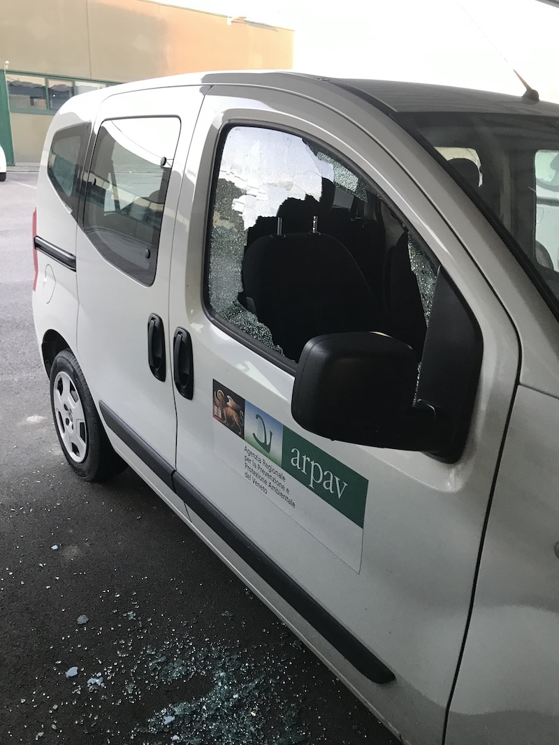 ARPAV – Vicenza, Atto vandalico nella sede di Via Zamenhof: Messi fuori uso 5 automezzi per i controlli ambientali