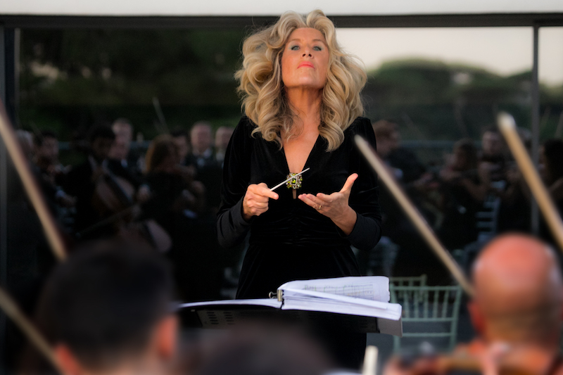 Isabella Ambrosini dirige la Cairo Symphony Orchestra in “Cavalleria rusticana” (Il Cairo, 5 febbraio 2022)